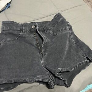 H&M black highwasted shorts